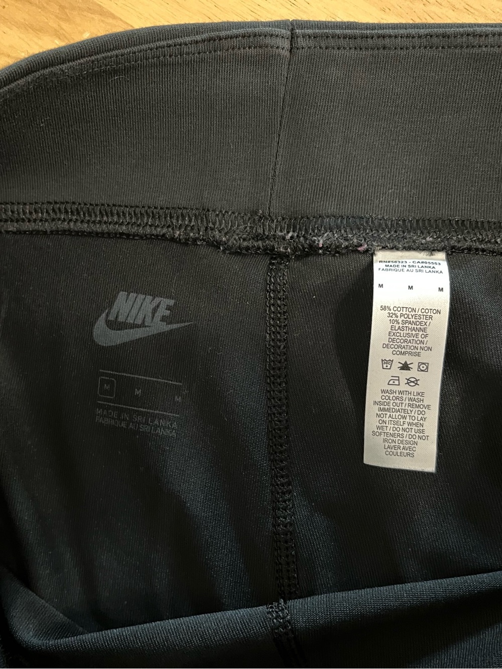 Nike Sportswear Classics High Waisted Graphic Leggings - Picture 4 of 4